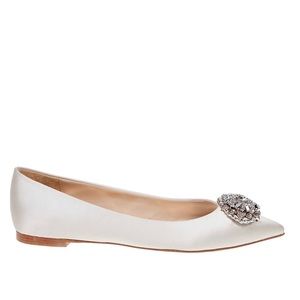 Badgley Mischka Davis Flat Ivory Satin Sz 8